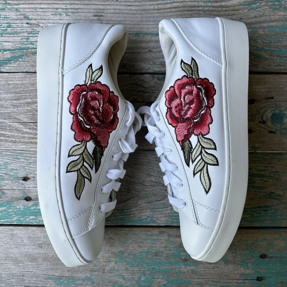 Vionic Syra Leather Sneakers Shoes White Size 9 Red Roses Flower Embroidered EUC - Picture 3 of 9
